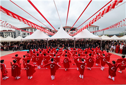 Alemdar miniklerin 23 Nisan coşkusuna ortak oldu: “Tüm çocuklarımızın bayramı kutlu olsun”