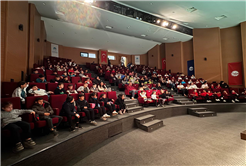 “Bir Zebra Müzikali” minik seyircilerle buluştu