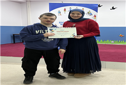 Engelsiz Hobi Atölyelerinde karne sevinci