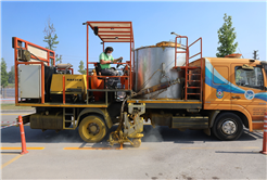 Büyükşehir, yol çizgilerini yenileyerek güvenli ulaşımı güçlendiriyor