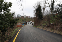 Erenler Tepe Mahallesi sakinlerinden Büyükşehir’e asfalt teşekkürü