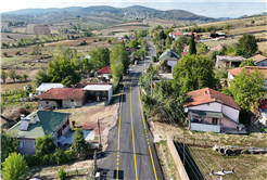 Söğütlü’de yenilenen grup yollarına vatandaşlardan tam not: “Modern bir hale kavuştu”