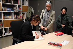 “Sahadaki gerçekler tüm edebi kurguları yerle bir etti”