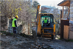 Merkeze 85 kilometre uzaklıktaki Taraklı Alballar’da altyapı dönüşümü başladı