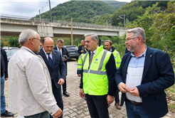 Başkan Alemdar afet mesaisi için Geyve’de: “Tahribatı ortadan kaldırmak için aralıksız mesai harcıyoruz” 
