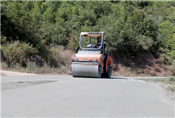 Geyve’nin iki mahallesinde daha beton yol tamam
