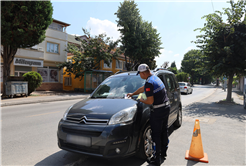 Büyükşehir zabıtası tek tek uyardı: “Yaya geçişleri yayalarındır…”