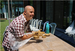 Özel bireyler ve anneleri hobi atölyelerinde el ele