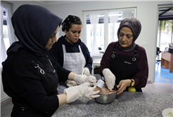 Büyükşehir’den Arifiye’ye profesyonel mutfak atölyesi