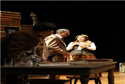 Usta oyuncular sahnedeydi: Çehov Kabare’ye yoğun ilgi