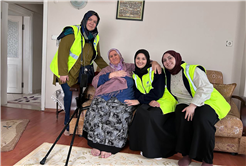 Büyükşehir özel gereksinimli bireyleri ve ailelerini Regaip Kandili’nde ziyaret etti