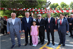 Yusuf Alemdar miniklerin karne heyecanına ortak oldu: “Geleceğin güçlü Türkiye’si için en büyük hazinemizsiniz”
