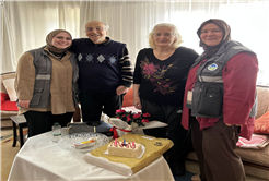 Büyükşehir ekipleri 65 yıllık evliliğin yıldönümüne şahit oldu