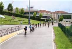 Büyükşehir geleceğin şampiyon pedallarını Ayçiçeği Vadisi’nde keşfediyor
