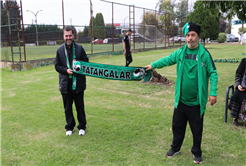 Özel gereksinimli öğrencilerden yeşil siyahlılara moral ziyareti