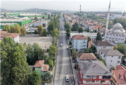 Arifiye Atatürk Caddesi’nde geceden sabaha uzanan asfalt mesaisi: Yepyeni bir görünüme kavuşuyor