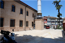 Alifuatpaşa Merkez Camii'nin çevresi yepyeni bir görünüme kavuştu