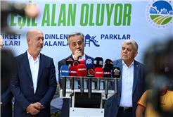 Şehri ikiye ayıran raylar yer altına alınıyor, üzeri yeşil alan oluyor: Sahada ilk ray sökümü için makineler çalıştı