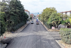Arifiye Atatürk Caddesi’nde geceden sabaha uzanan asfalt mesaisi: Yepyeni bir görünüme kavuşuyor