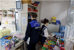 Okul kantinlerine denetim: Çocukların sağlığı için ürünleri tek tek incelediler