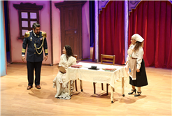 Sakarya’da tiyatro perdesine görkemli açılış 