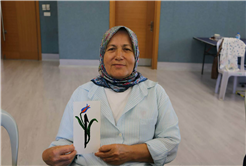 Özel bireyler ve anneleri hobi atölyelerinde el ele