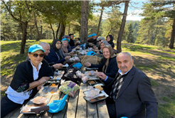 YADEM yaşlıları Taraklı Karagöl’de huzur dolu bir gün geçirdi