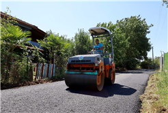 Büyükşehir, Kaynarca’yı sıcak asfalt konforuyla buluşturmaya devam ediyor