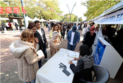 Üniversitede Büyükşehir rüzgârı: İkramlar, hediyeler… 