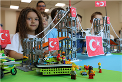 Minik öğrencilerden anlamlı etkinlik