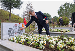 Yusuf Alemdar: “Şehadete koşarak tarihin yönünü değiştirenler, görülmemiş bir destan yazdılar”