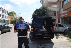 Büyükşehir zabıtası tek tek uyardı: “Yaya geçişleri yayalarındır…”