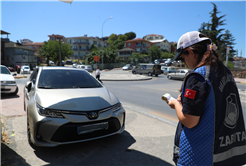 Büyükşehir yayaları zora sokan kaldırım işgalini sıkı takibe aldı