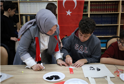 SAMEK’ten anlamlı etkinlik: Sakarya Anadolu Lisesi’nde 29 Ekim coşkusu