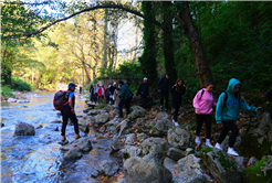 Kuzeyin tabiat harikaları arasında unutulmaz bir sonbahar yürüyüşü