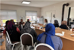 Büyükşehir’in “Kadın Kadına” projesi 16 ilçede sahada