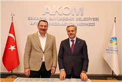 “Duble yollar ile Sapanca’da ulaşım sorunu çözülüyor”