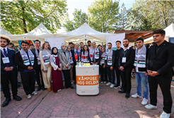 Yusuf Alemdar güzel gelişmeyi gençlerle paylaştı: “Şehir Kütüphanesi için çalışmalar başlıyor”