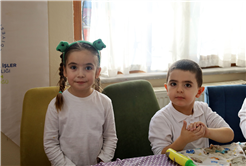 SAMEK atölyelerinde minikler seramikle, gençler tezhiple tanıştı