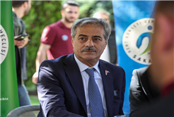 Yusuf Alemdar güzel gelişmeyi gençlerle paylaştı: “Şehir Kütüphanesi için çalışmalar başlıyor”