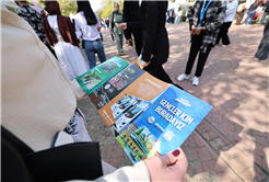 Üniversitede Büyükşehir rüzgârı: İkramlar, hediyeler… 