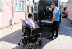 Büyükşehir’den özel gereksinimli vatandaşlara ulaşım desteği