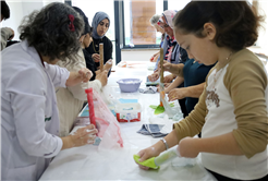 Ara tatilin en renkli programı: Anne ve çocuklar SAMEK’te birlikte üretti