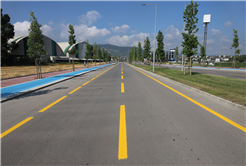 Büyükşehir, yol çizgilerini yenileyerek güvenli ulaşımı güçlendiriyor