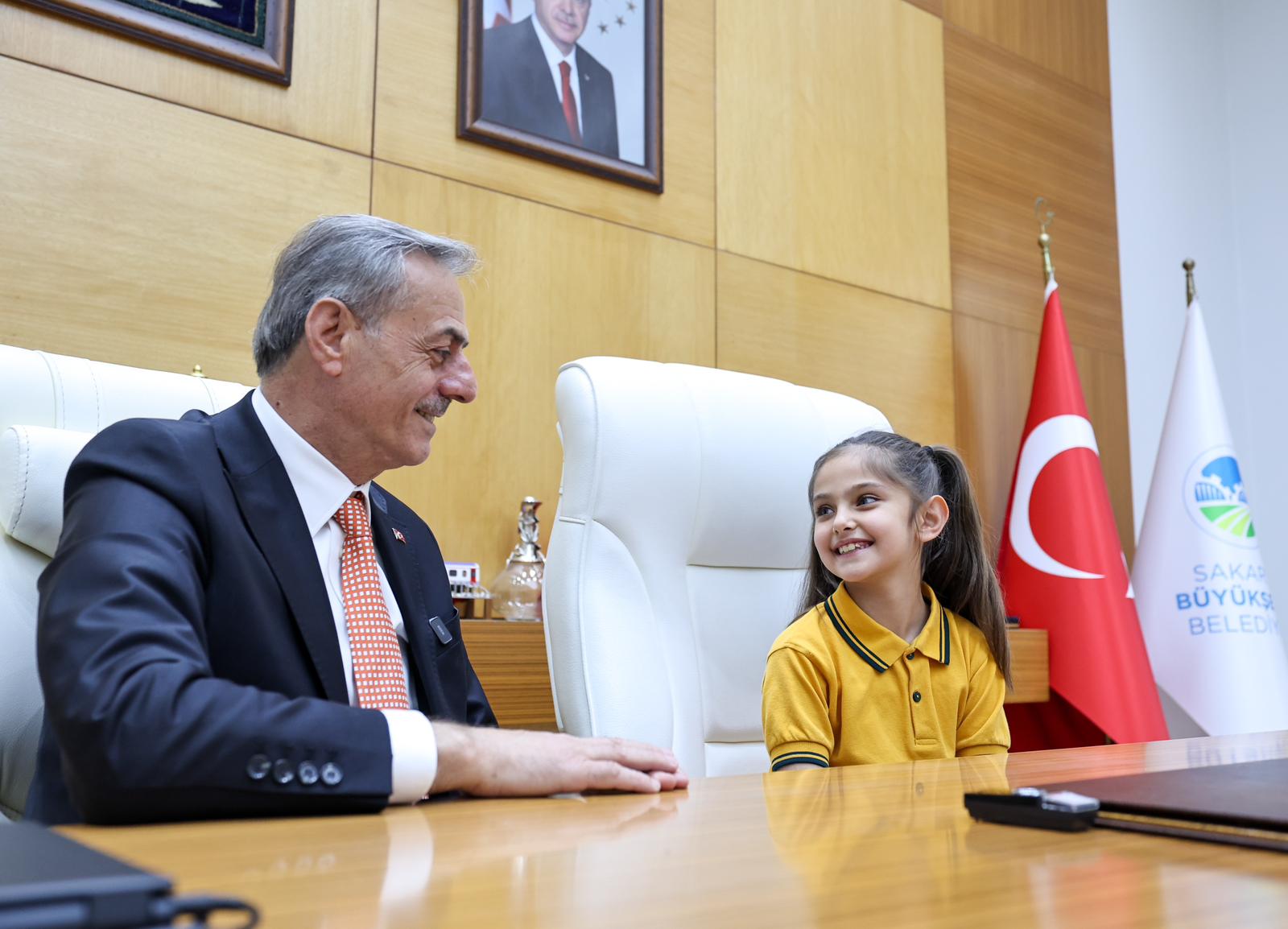 Yusuf Alemdar başkanlığı Elisa’ya devretti: “Hayal kurmaktan asla vazgeçmeyin”