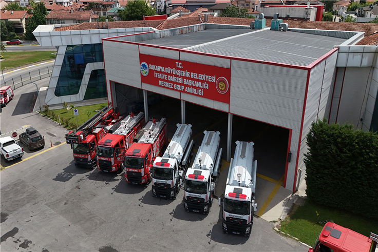 İtfaiye Teşkilatına güç katan 70 milyon TL’lik 6 aracı Yusuf Alemdar paylaştı: “Afetlere karşı mücadele gücümüzü artırmaya devam edeceğiz”